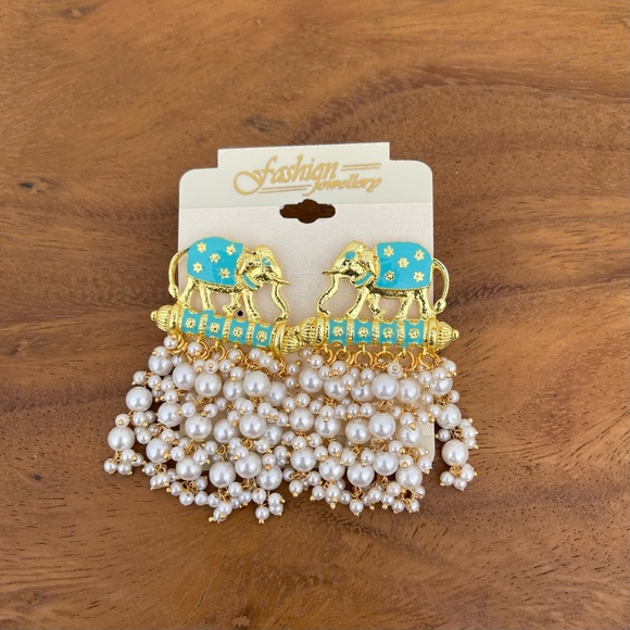 Blue Kundan Meenakari Earrings - Picture 4 of 7